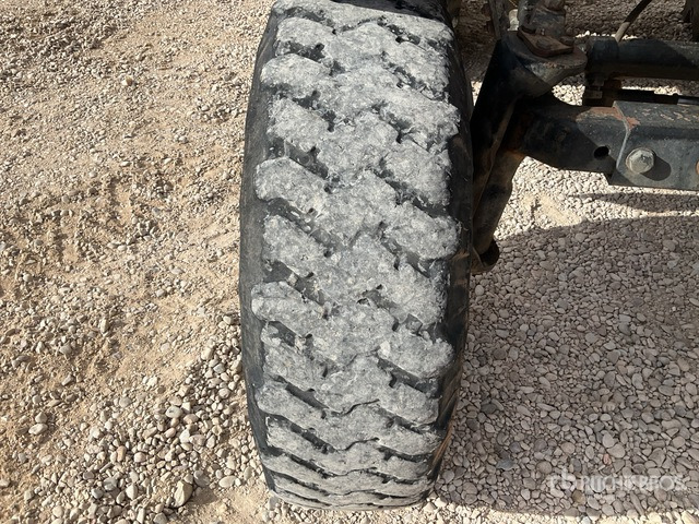 2003 New Holland TS110 2WD Tractor - Трактор: слика 5 2003 New Holland TS110 2WD Tractor - Трактор: слика 5