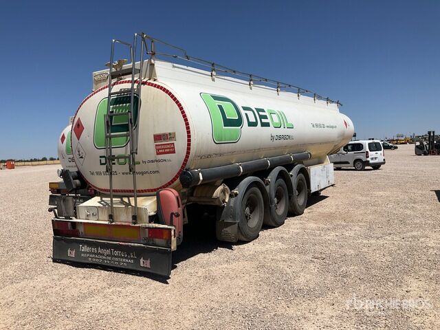 2004 ROS ROCA SC3 Tri/A Tanker Trailer - Полуприколка цистерна: слика 3 2004 ROS ROCA SC3 Tri/A Tanker Trailer - Полуприколка цистерна: слика 3