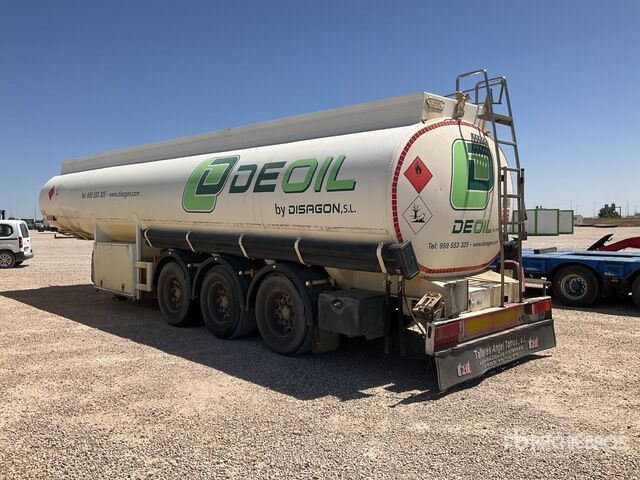 2004 ROS ROCA SC3 Tri/A Tanker Trailer - Полуприколка цистерна: слика 2 2004 ROS ROCA SC3 Tri/A Tanker Trailer - Полуприколка цистерна: слика 2