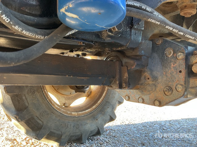 2005 New Holland TD95D 4WD Tractor - Трактор: слика 5 2005 New Holland TD95D 4WD Tractor - Трактор: слика 5