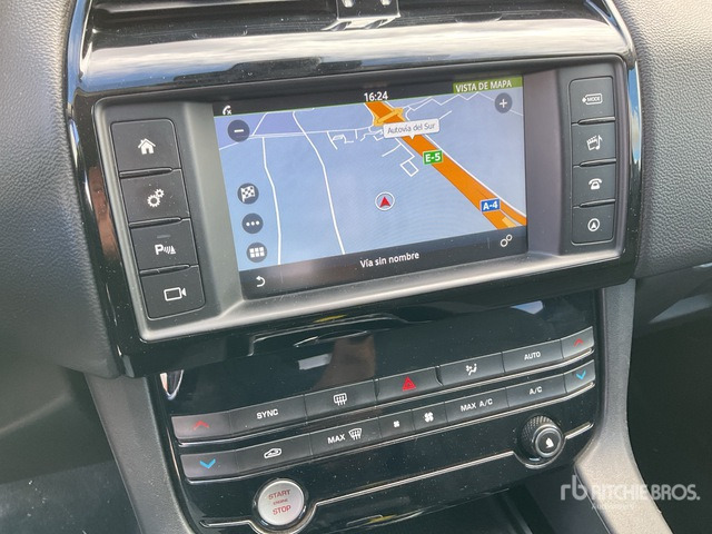 2016 Jaguar F Pace Automobile - SUV: слика 5 2016 Jaguar F Pace Automobile - SUV: слика 5