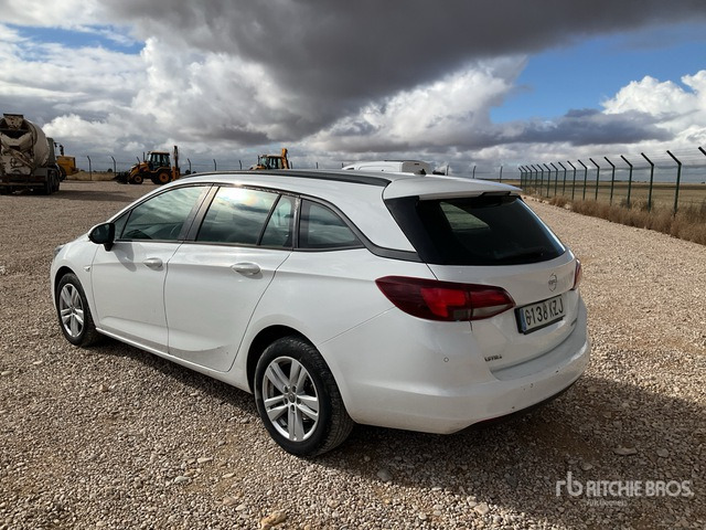 2019 Opel Astra Sports Tourer Automobile - Автомобил: слика 2 2019 Opel Astra Sports Tourer Automobile - Автомобил: слика 2