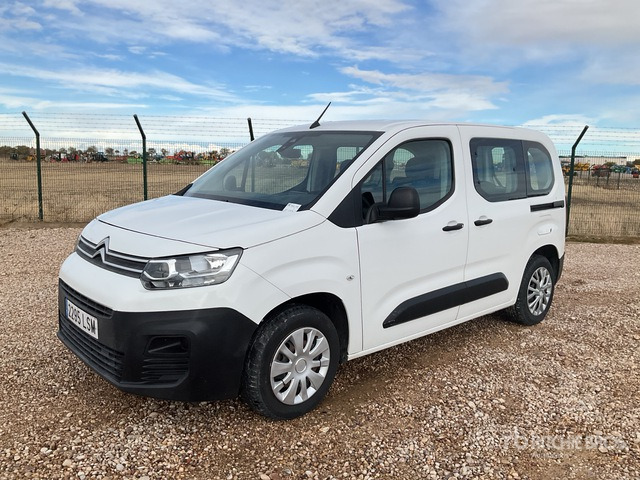 2021 Citroen Berlingo 5 Passenger Van - Минибус, Патничко комбе: слика 1 2021 Citroen Berlingo 5 Passenger Van - Минибус, Патничко комбе: слика 1