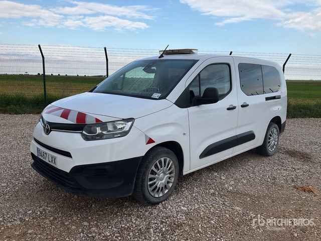 2022 Toyota Proace City Verso 5 Passenger Van - Минибус, Патничко комбе: слика 1 2022 Toyota Proace City Verso 5 Passenger Van - Минибус, Патничко комбе: слика 1
