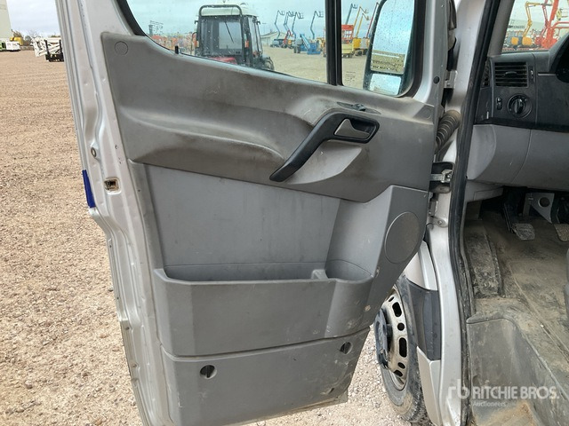 2009 Volkswagen Crafter 50 Service Cargo Van - Комбе: слика 4 2009 Volkswagen Crafter 50 Service Cargo Van - Комбе: слика 4