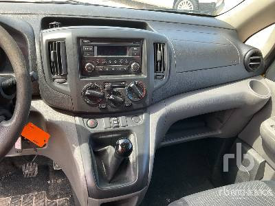 Товарно комбе NISSAN NV200: слика 15