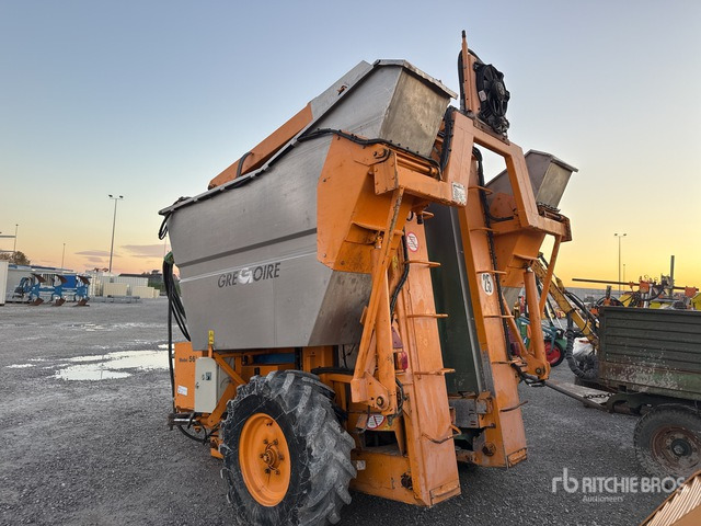 2006 Gregoire G561 Grape Harvester - Машина за берба на грозје: слика 2 2006 Gregoire G561 Grape Harvester - Машина за берба на грозје: слика 2