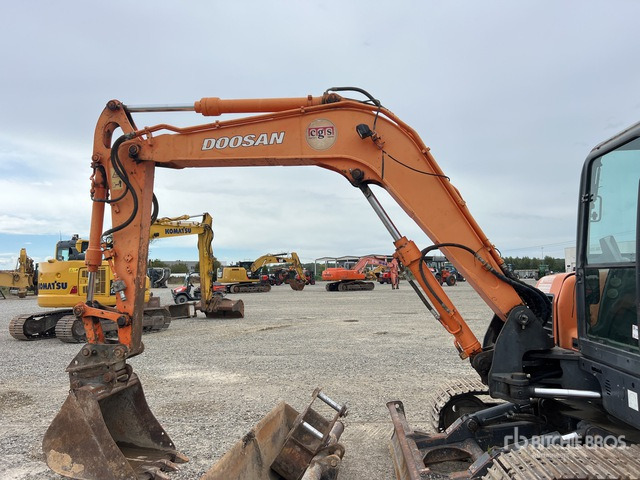 2009 Doosan DX80R Escavatore cingolato - Багер гасеничар: слика 5 2009 Doosan DX80R Escavatore cingolato - Багер гасеничар: слика 5