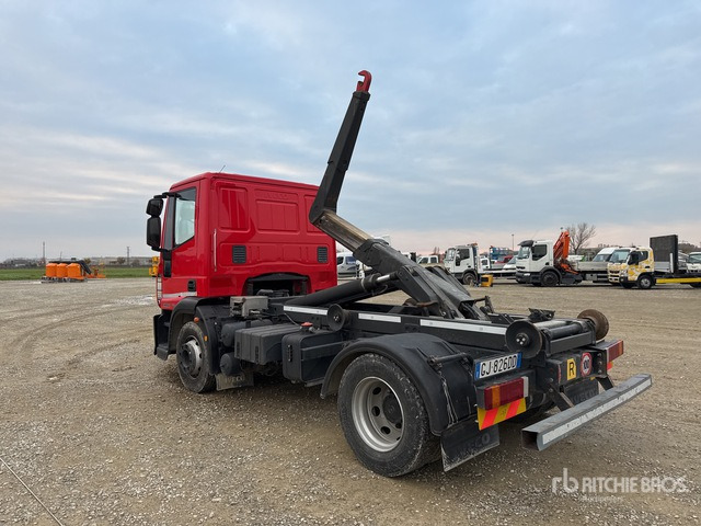 2009 Iveco Eurocargo 120E28 4x2 Roll-Off Truck - Камион со кука за подигање: слика 2 2009 Iveco Eurocargo 120E28 4x2 Roll-Off Truck - Камион со кука за подигање: слика 2