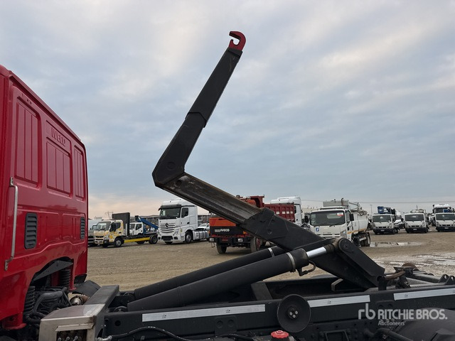 2009 Iveco Eurocargo 120E28 4x2 Roll-Off Truck - Камион со кука за подигање: слика 4 2009 Iveco Eurocargo 120E28 4x2 Roll-Off Truck - Камион со кука за подигање: слика 4