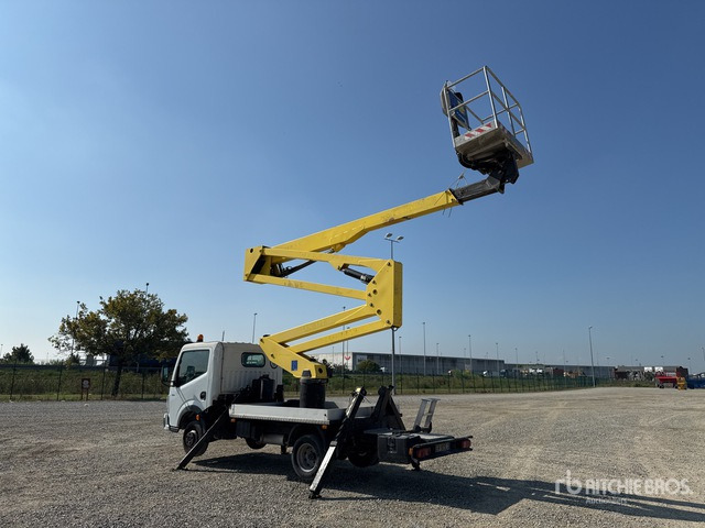 2011 Renault Maxity 110Dxi 2011 Socage DA320 20 m on Bucket Truck - Камион со подигачка кошница: слика 4 2011 Renault Maxity 110Dxi 2011 Socage DA320 20 m on Bucket Truck - Камион со подигачка кошница: слика 4