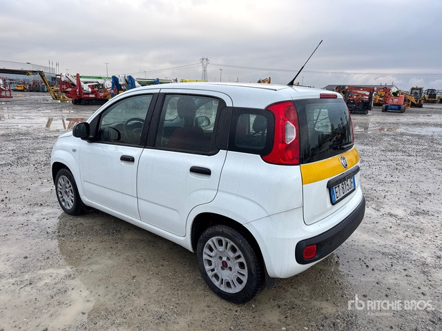 2013 Fiat Panda Automobile - Автомобил: слика 2 2013 Fiat Panda Automobile - Автомобил: слика 2