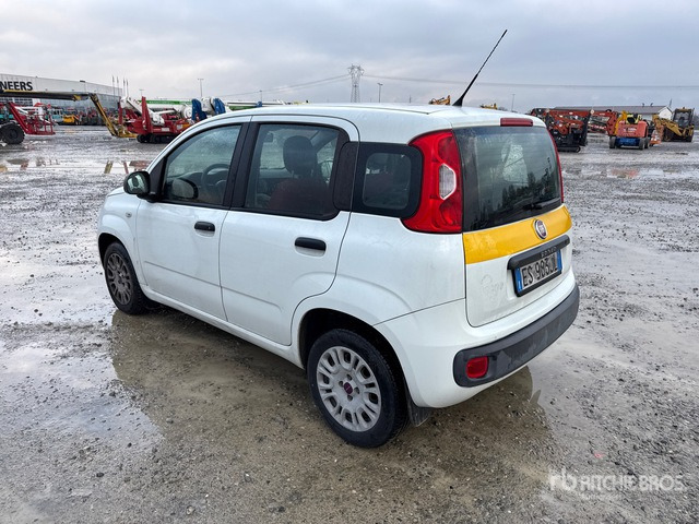 2013 Fiat Panda Automobile - Автомобил: слика 2 2013 Fiat Panda Automobile - Автомобил: слика 2
