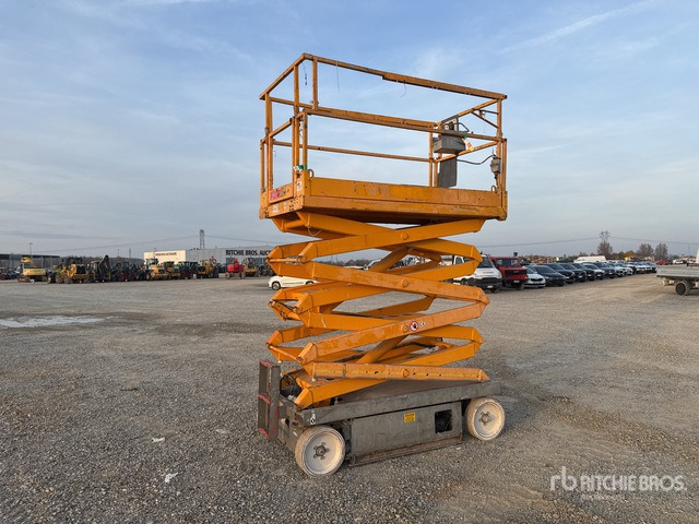2013 Skyjack SJIII4626 Electric Scissor Lift - Кревач ножица: слика 1 2013 Skyjack SJIII4626 Electric Scissor Lift - Кревач ножица: слика 1