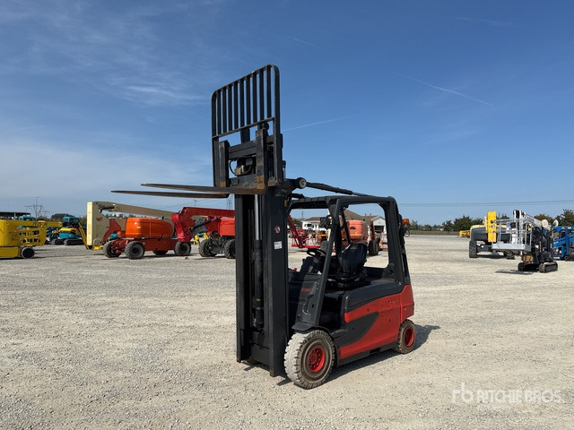 2014 Linde E30L-01 3000 kg Electric Forklift - Електричен вилушкар: слика 1 2014 Linde E30L-01 3000 kg Electric Forklift - Електричен вилушкар: слика 1