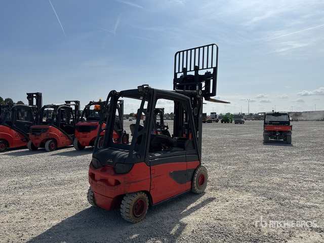 2014 Linde E30L-01 3000 kg Electric Forklift - Електричен вилушкар: слика 4 2014 Linde E30L-01 3000 kg Electric Forklift - Електричен вилушкар: слика 4