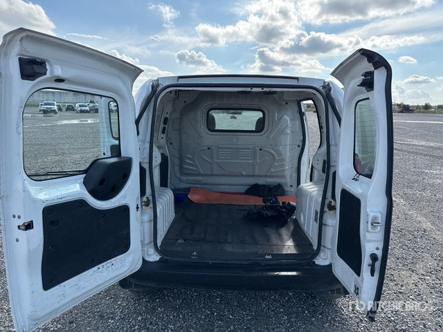 2015 Fiat Fiorino Autocarro furgonato - Мало комбе: слика 5 2015 Fiat Fiorino Autocarro furgonato - Мало комбе: слика 5