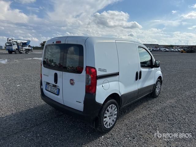 2015 Fiat Fiorino Autocarro furgonato - Мало комбе: слика 4 2015 Fiat Fiorino Autocarro furgonato - Мало комбе: слика 4