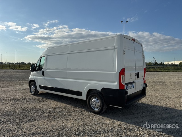 2020 Peugeot Boxer 333 L3H2 2.2 BLUEHDU 140CV S&S Van Truck - Мало комбе: слика 3 2020 Peugeot Boxer 333 L3H2 2.2 BLUEHDU 140CV S&S Van Truck - Мало комбе: слика 3