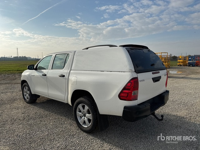 2020 Toyota Hilux Crew Cab Pickup - Пикап: слика 4 2020 Toyota Hilux Crew Cab Pickup - Пикап: слика 4