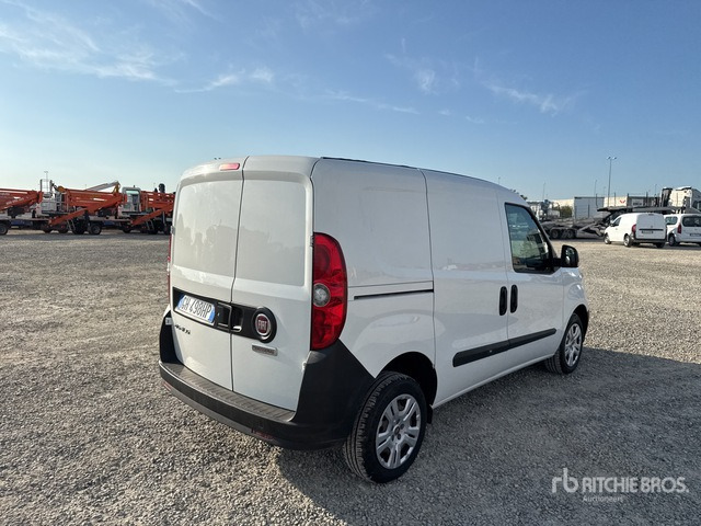 2021 Fiat Doblo CARGO CH1 LOUNGE 1.3 MJET 95CV ... Van Truck - Мало комбе: слика 4 2021 Fiat Doblo CARGO CH1 LOUNGE 1.3 MJET 95CV ... Van Truck - Мало комбе: слика 4