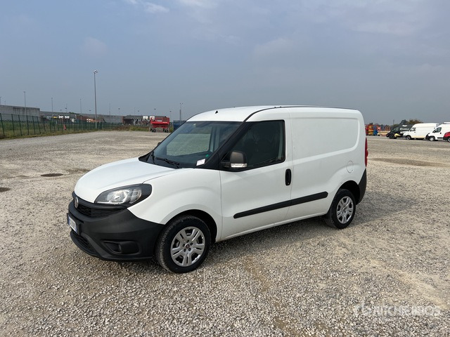2021 Fiat Doblo CARGO CH1 LOUNGE 1.3 MJET 95CV ... Van Truck - Мало комбе: слика 1 2021 Fiat Doblo CARGO CH1 LOUNGE 1.3 MJET 95CV ... Van Truck - Мало комбе: слика 1