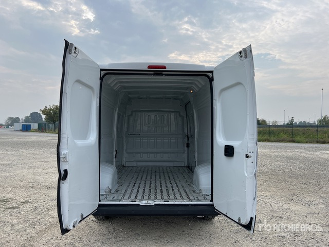 2021 Peugeot Boxer 333 L3H2 2.2 BLUEHDI 140CV S&S Van Truck - Товарно комбе: слика 4 2021 Peugeot Boxer 333 L3H2 2.2 BLUEHDI 140CV S&S Van Truck - Товарно комбе: слика 4
