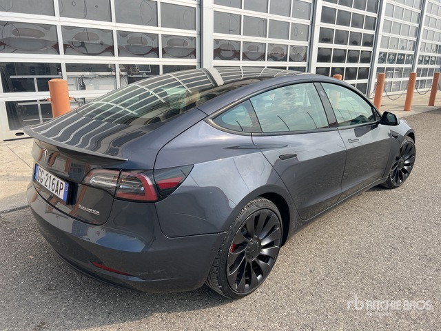 2021 Tesla Model 3 3 PERFORMANCE DUAL MOTOR 4WD Automobile - Автомобил: слика 4 2021 Tesla Model 3 3 PERFORMANCE DUAL MOTOR 4WD Automobile - Автомобил: слика 4