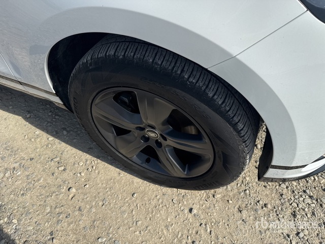 2023 Land Rover Velar 2.0 D I4 204 R-DYNAMIC S 4WD AUTO SUV - SUV: слика 5 2023 Land Rover Velar 2.0 D I4 204 R-DYNAMIC S 4WD AUTO SUV - SUV: слика 5