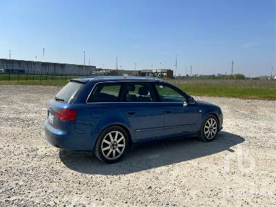 AUDI A4 AVANT 2.0 TDI Full S-line interior/ex ... - Автомобил: слика 4 AUDI A4 AVANT 2.0 TDI Full S-line interior/ex ... - Автомобил: слика 4
