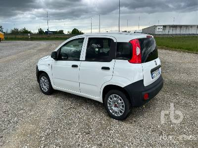 FIAT PANDA Hybrid - Камион сандучар: слика 2 FIAT PANDA Hybrid - Камион сандучар: слика 2