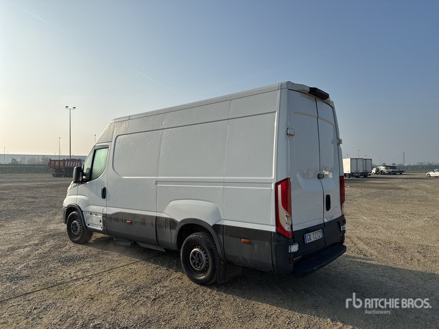 Iveco Daily 35 CNG Van Truck - Камион сандучар: слика 2 Iveco Daily 35 CNG Van Truck - Камион сандучар: слика 2