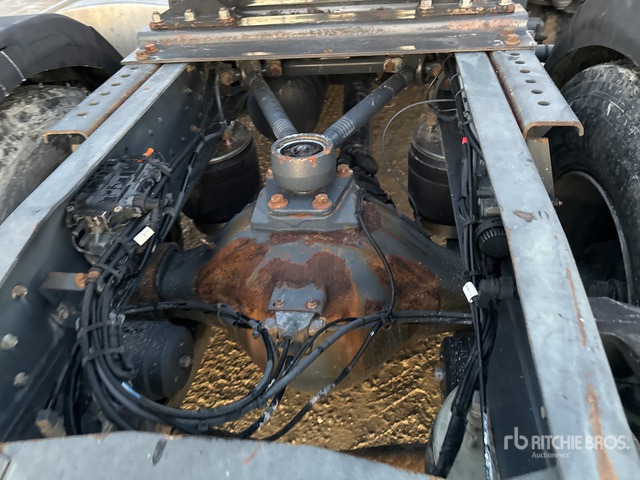 2009 DAF CF85.460 4x2 S/A Sleeper Truck Tractor - Камион влекач: слика 4 2009 DAF CF85.460 4x2 S/A Sleeper Truck Tractor - Камион влекач: слика 4