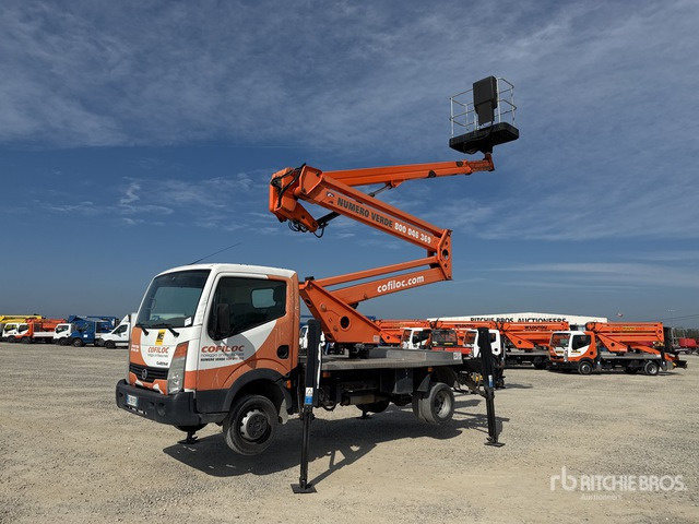 Nissan Cabstar Piattaforma autocarrata - Камион со подигачка кошница: слика 1 Nissan Cabstar Piattaforma autocarrata - Камион со подигачка кошница: слика 1