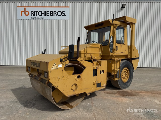 1992 Cat CB-525B Compacteur Monocylindre Smooth Drum Compactor - Компактор: слика 2 1992 Cat CB-525B Compacteur Monocylindre Smooth Drum Compactor - Компактор: слика 2