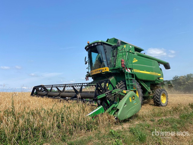 2004 John Deere 9660 WTS Hillmaster II with header and header trailer ... Combine Harvester - Мулчер/ Косилка за жива ограда: слика 1 2004 John Deere 9660 WTS Hillmaster II with header and header trailer ... Combine Harvester - Мулчер/ Косилка за жива ограда: слика 1