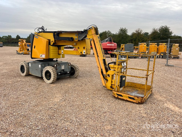 2006 Haulotte HA12IP 2WD Electric Nacelle Articulee Articulating Boom Lift - Дигачка зглобна платформа: слика 4 2006 Haulotte HA12IP 2WD Electric Nacelle Articulee Articulating Boom Lift - Дигачка зглобна платформа: слика 4