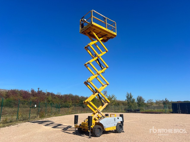 2007 Haulotte Compact 12DX 4x4 Nacelle Ciseaux Scissor Lift - Кревач ножица: слика 3 2007 Haulotte Compact 12DX 4x4 Nacelle Ciseaux Scissor Lift - Кревач ножица: слика 3