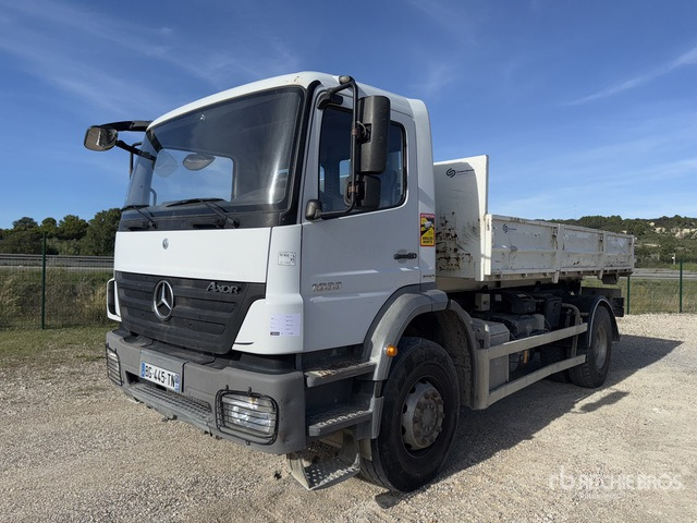 2011 Mercedes-Benz Axor 1833 Camion Amplirol Roll-Off Truck - Камион со кука за подигање: слика 1 2011 Mercedes-Benz Axor 1833 Camion Amplirol Roll-Off Truck - Камион со кука за подигање: слика 1