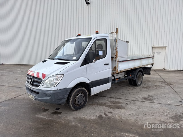 2011 Mercedes-Benz Sprinter 4x2 Camion Benne Dump Truck: Light Duty - Кипер: слика 1 2011 Mercedes-Benz Sprinter 4x2 Camion Benne Dump Truck: Light Duty - Кипер: слика 1