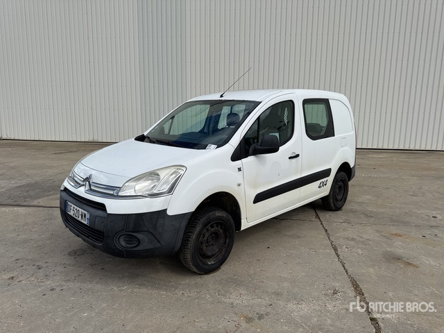 2014 Citroen Berlingo Dangel 4x4 Vehicule Utilitaire Cargo Van - Мало комбе: слика 2 2014 Citroen Berlingo Dangel 4x4 Vehicule Utilitaire Cargo Van - Мало комбе: слика 2