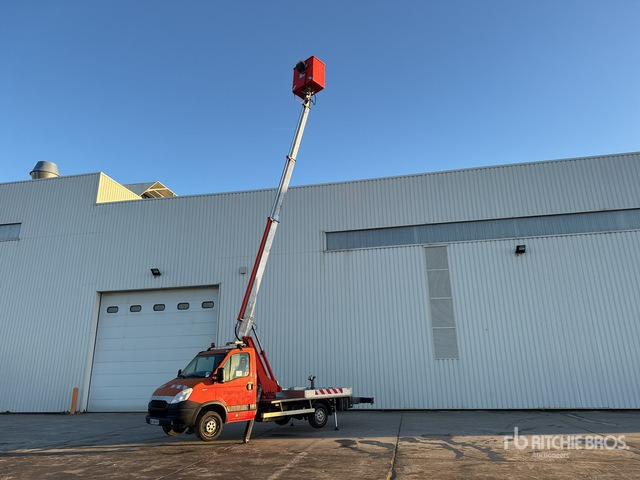 2014 Iveco 35S11 2014 Multitel 160Alu Ds 16 m on ... Bucket Truck - Камион со подигачка кошница: слика 2 2014 Iveco 35S11 2014 Multitel 160Alu Ds 16 m on ... Bucket Truck - Камион со подигачка кошница: слика 2