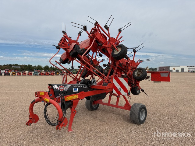 2014 Kuhn GF 10802 T G2 10.8 m 2-Point 10 Rotor Faneuse Hay Tedder - Превртувач и гребло: слика 1 2014 Kuhn GF 10802 T G2 10.8 m 2-Point 10 Rotor Faneuse Hay Tedder - Превртувач и гребло: слика 1