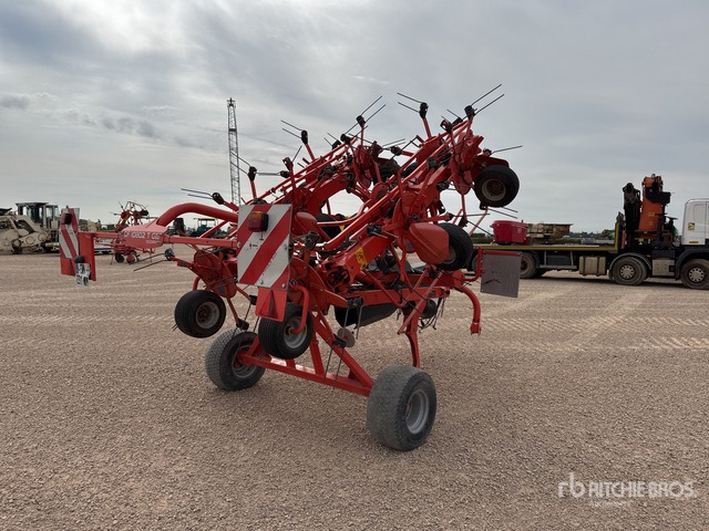 2014 Kuhn GF 10802 T G2 10.8 m 2-Point 10 Rotor Faneuse Hay Tedder - Превртувач и гребло: слика 3 2014 Kuhn GF 10802 T G2 10.8 m 2-Point 10 Rotor Faneuse Hay Tedder - Превртувач и гребло: слика 3