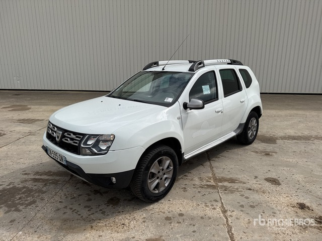 2015 DACIA Duster 4x4 Vehicule Utilitaire Cargo Van - Автомобил: слика 1 2015 DACIA Duster 4x4 Vehicule Utilitaire Cargo Van - Автомобил: слика 1