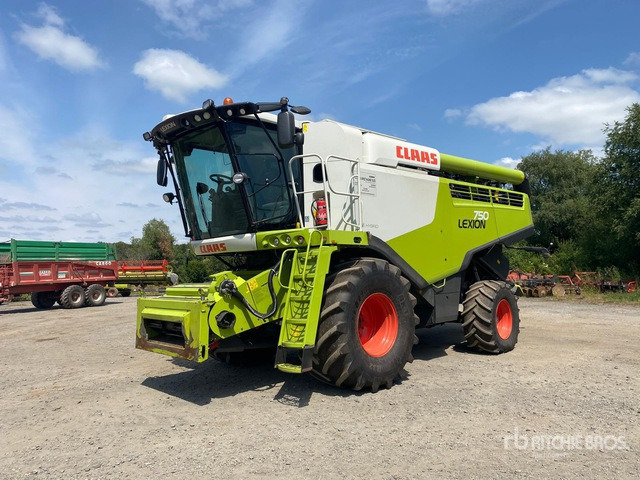 2018 Claas Lexion 750 with header and header trailer Combine Harvester - Мулчер/ Косилка за жива ограда: слика 2 2018 Claas Lexion 750 with header and header trailer Combine Harvester - Мулчер/ Косилка за жива ограда: слика 2