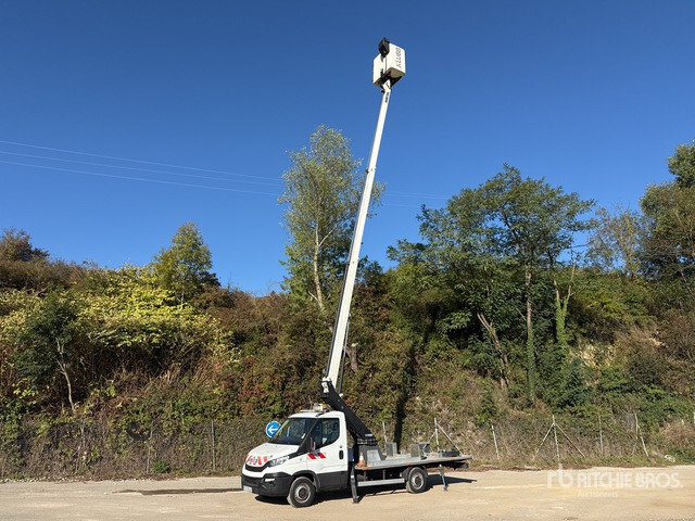2019 Iveco Daily 2018 Klubb KT48 16 m on 4x2 Cam ... Bucket Truck - Камион со подигачка кошница: слика 3 2019 Iveco Daily 2018 Klubb KT48 16 m on 4x2 Cam ... Bucket Truck - Камион со подигачка кошница: слика 3