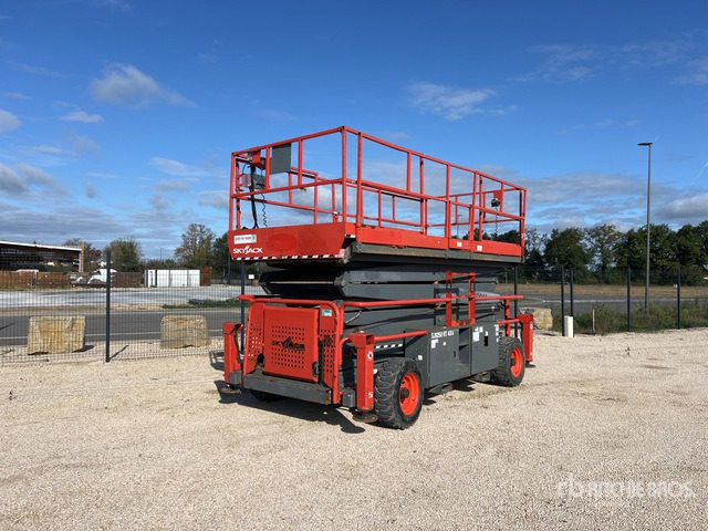 2019 Skyjack SJ9250 RT 4x4 Diesel Nacelle Ciseaux Scissor Lift - Кревач ножица: слика 2 2019 Skyjack SJ9250 RT 4x4 Diesel Nacelle Ciseaux Scissor Lift - Кревач ножица: слика 2