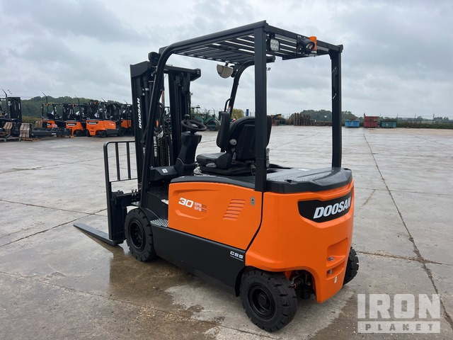 2023 Doosan B30X-7 PLUS 3000 kg Chariot Elevateur Elect ... Electric Forklift - Електричен вилушкар: слика 4 2023 Doosan B30X-7 PLUS 3000 kg Chariot Elevateur Elect ... Electric Forklift - Електричен вилушкар: слика 4