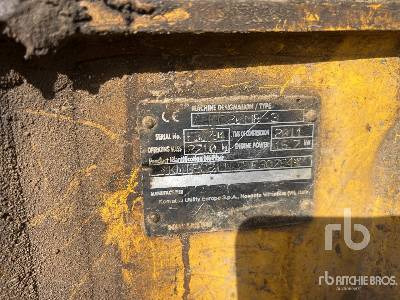 KOMATSU PC26MR3 Mini-Pelle - Мини багер: слика 5 KOMATSU PC26MR3 Mini-Pelle - Мини багер: слика 5